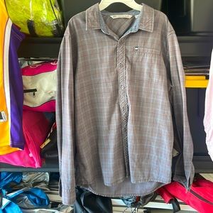 Men’s Travis Mathew long sleeve